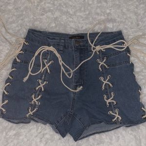 🆕Tie the knot denim jean shorts Size Small